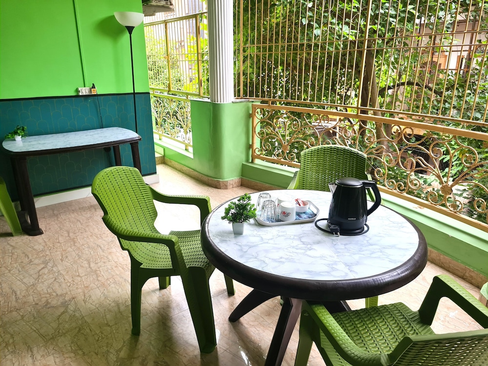 anukampa paying guest house