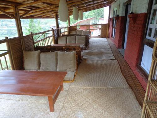 solid rock lodge and restaurant