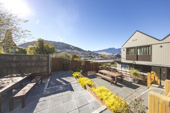 lomond lodge motel and apartments