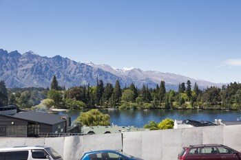 lomond lodge motel and apartments