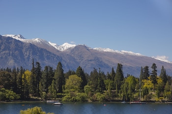 lomond lodge motel and apartments