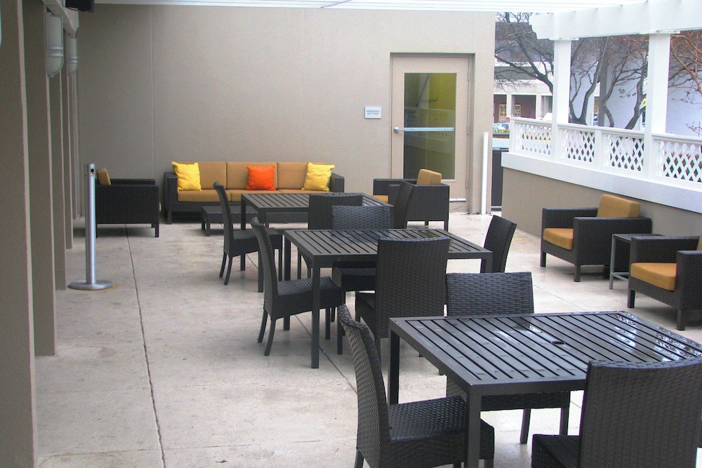 courtyard by marriott alexandria pentagon south