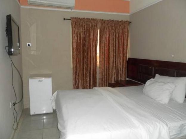 royal parklane hotel