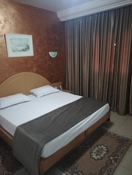 hotel yasmine