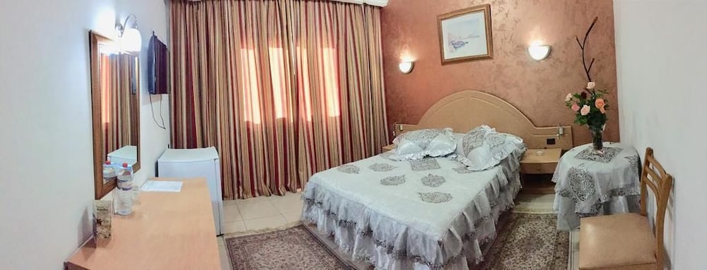 hotel yasmine