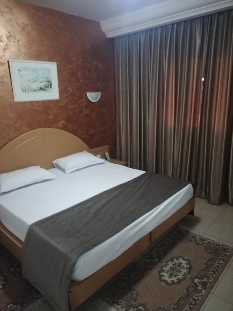 hotel yasmine