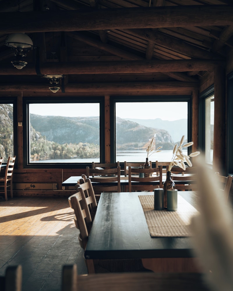 preikestolen basecamp