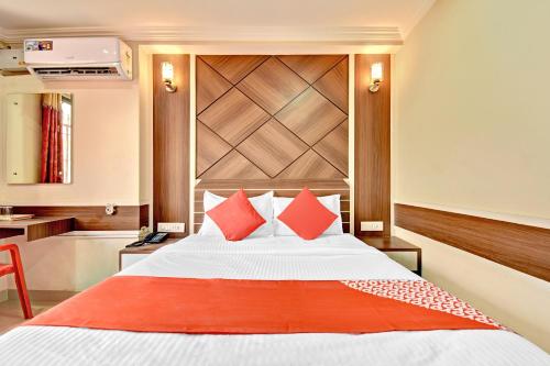 Hotel The Clark,Sco-109 Old Tehsil Complex Karnal 132001,3 star