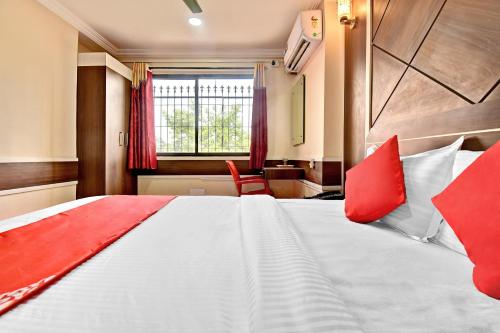Hotel The Clark,Sco-109 Old Tehsil Complex Karnal 132001,3 star