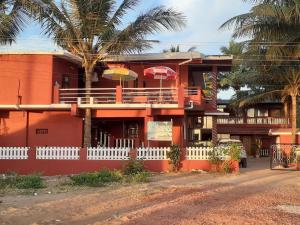 leon hide out guest house