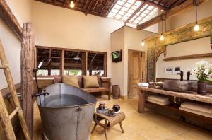 desa alamanis resort vila