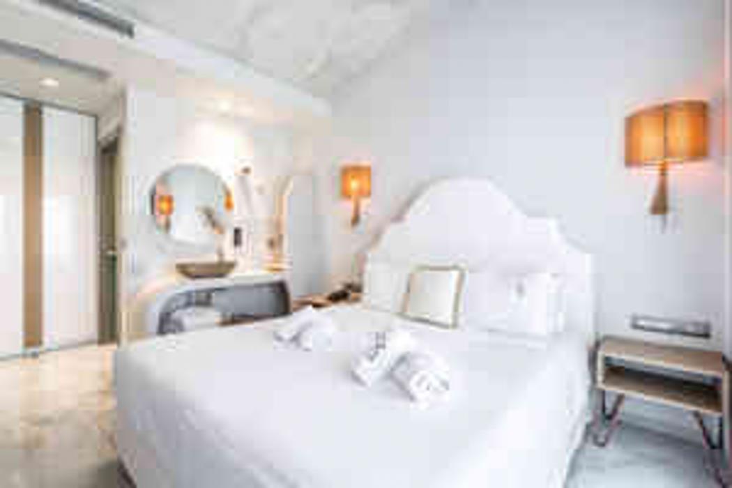 blue carpet luxury suites
