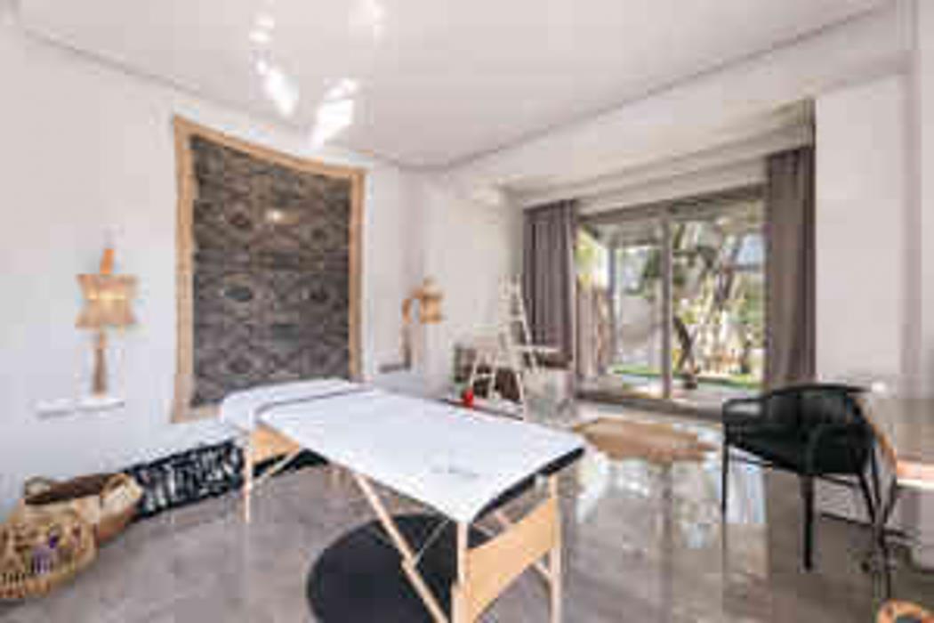 blue carpet luxury suites