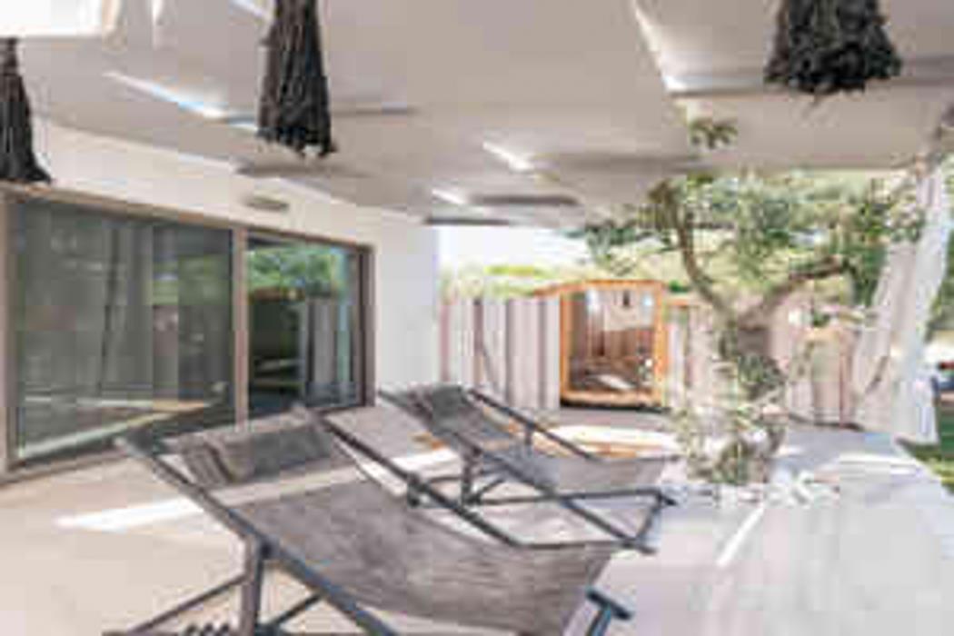 blue carpet luxury suites