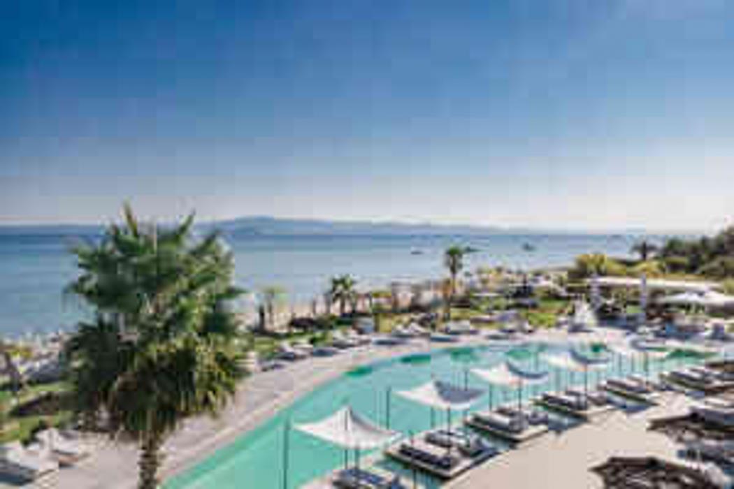 blue carpet luxury suites