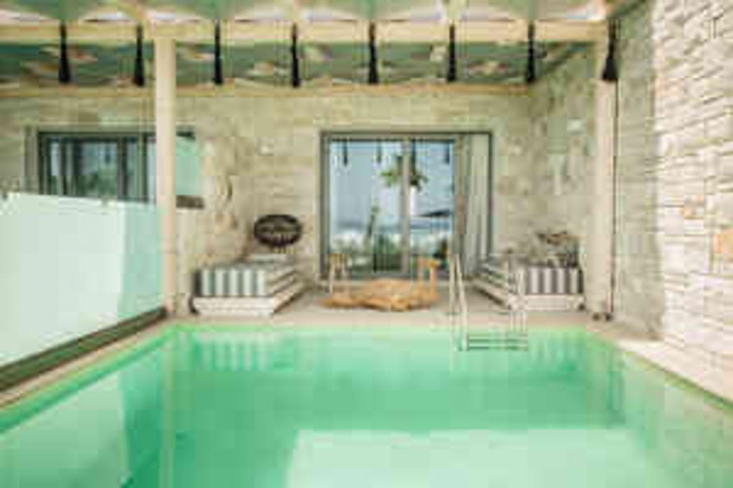 blue carpet luxury suites