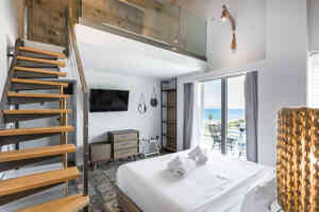 blue carpet luxury suites
