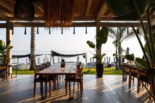 blue carpet luxury suites