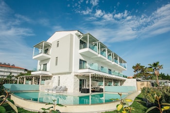 blue carpet luxury suites