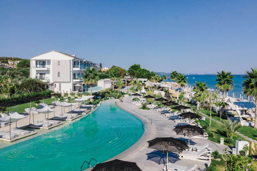 blue carpet luxury suites