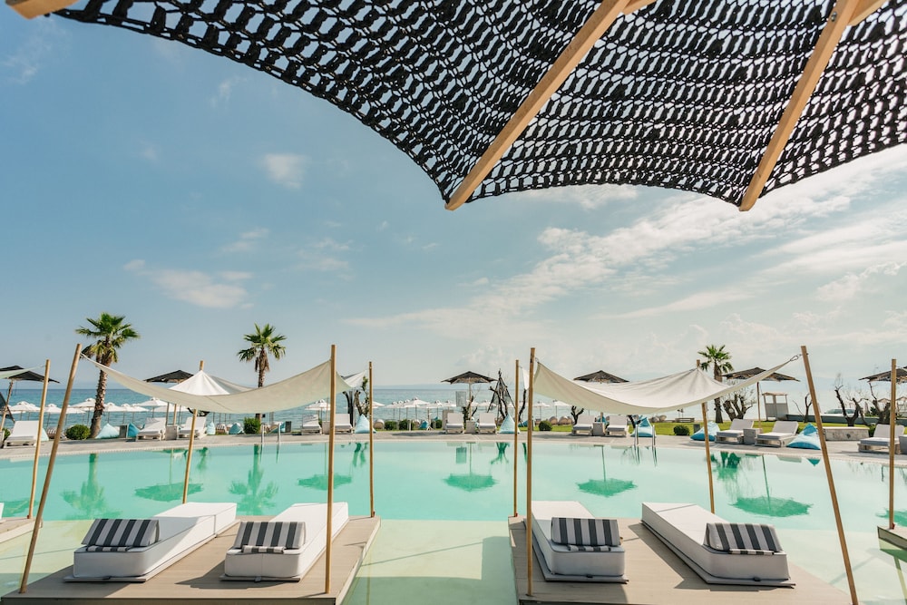 blue carpet luxury suites