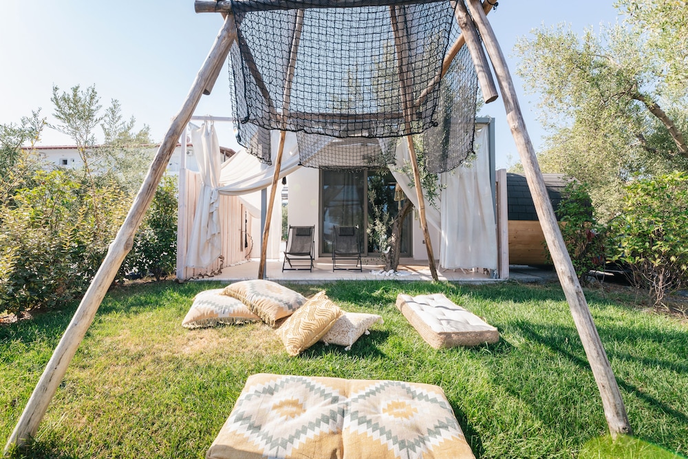 blue carpet luxury suites