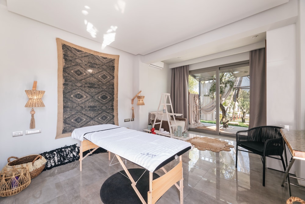 blue carpet luxury suites