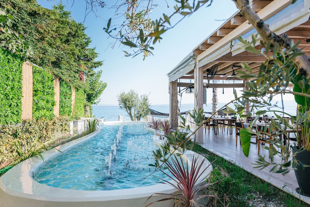 blue carpet luxury suites