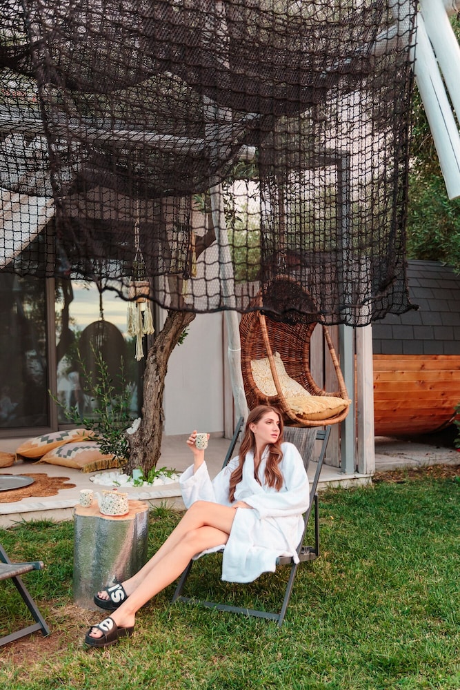 blue carpet luxury suites