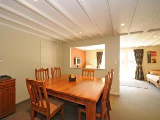 Shades Of Arrowtown,Otago>>Arrowtown,3.5 star