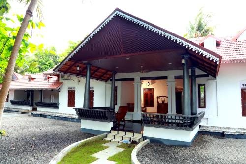 cotelac heritage lake resort alleppey