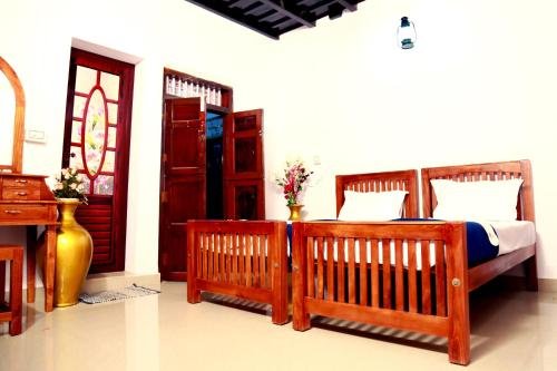 cotelac heritage lake resort alleppey