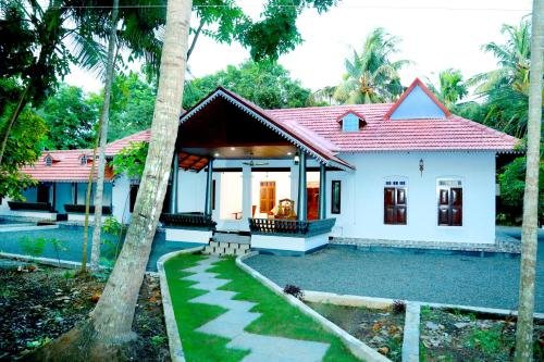 cotelac heritage lake resort alleppey