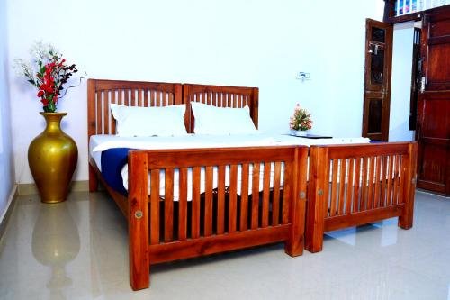 cotelac heritage lake resort alleppey