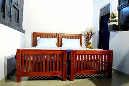 cotelac heritage lake resort alleppey