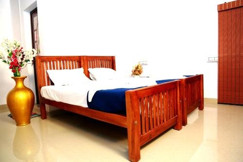 cotelac heritage lake resort alleppey