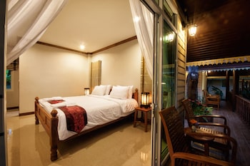 baan nam pen resort