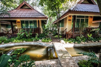 baan nam pen resort
