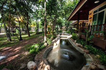 baan nam pen resort