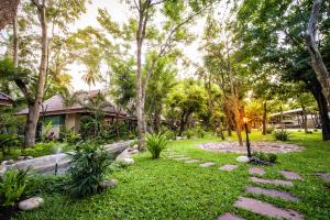 baan nam pen resort
