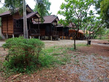 sisatchanalai heritage and resort