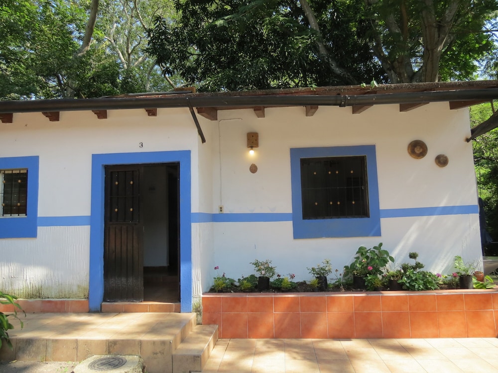 hotel posada comala