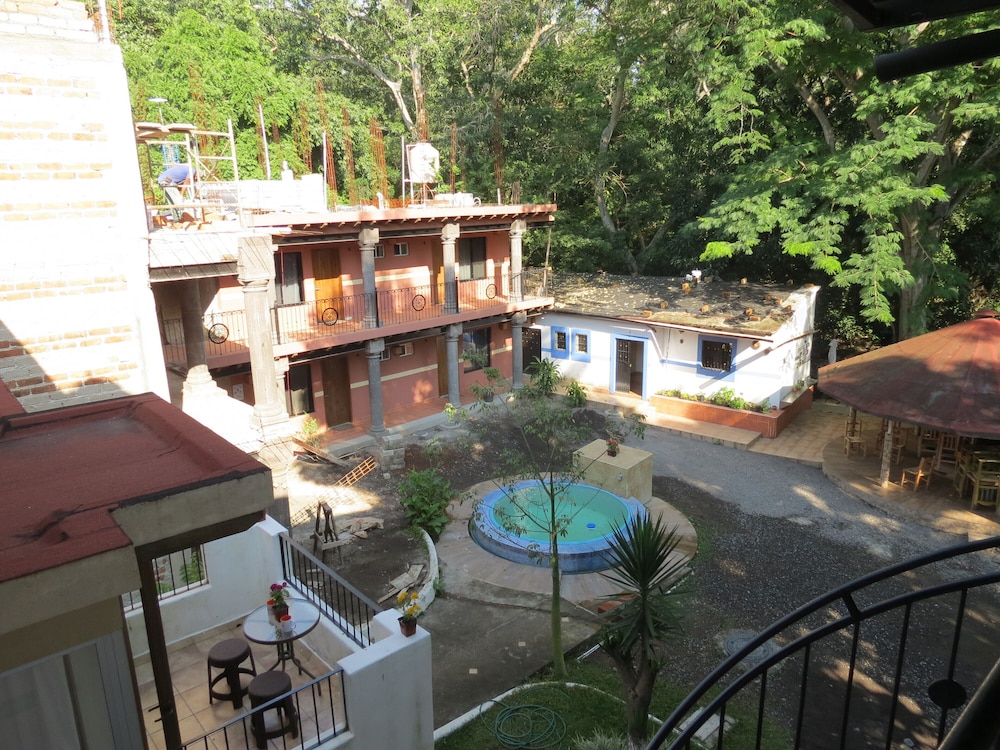 hotel posada comala