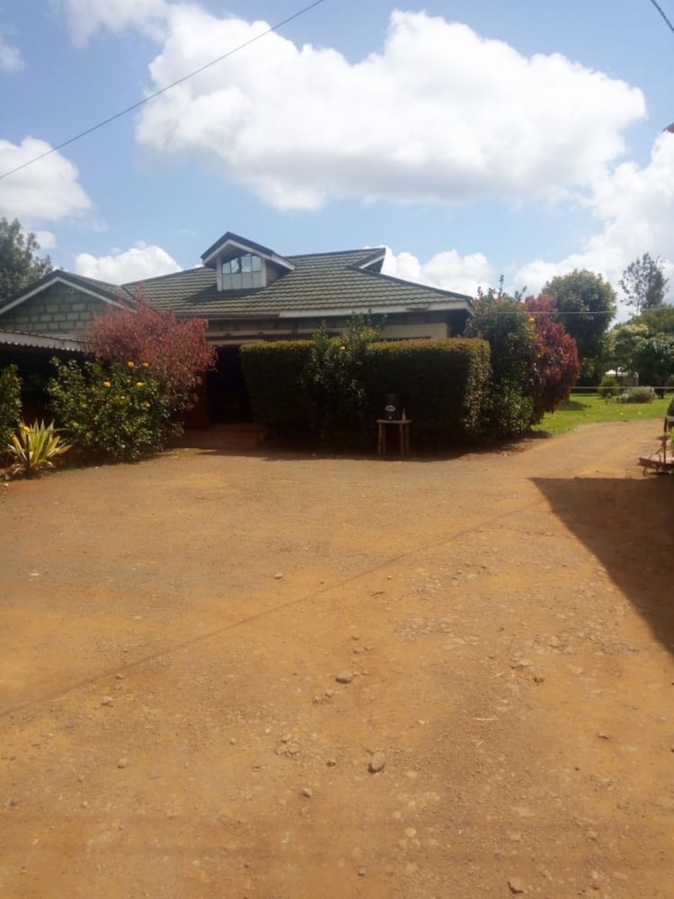 senior chief wambugu palace