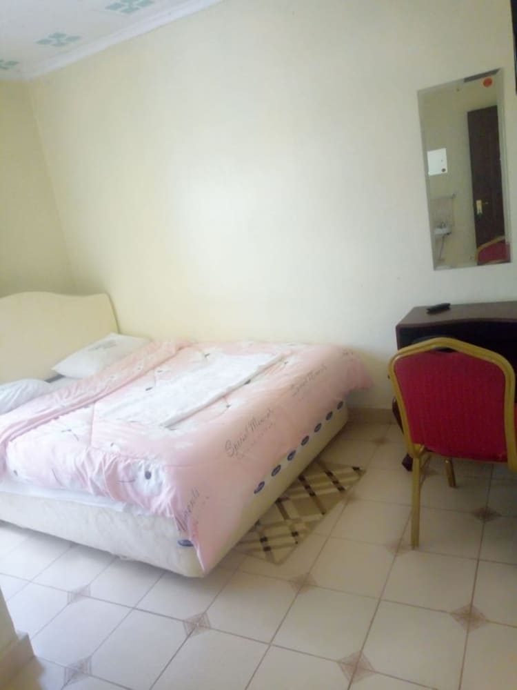 senior chief wambugu palace