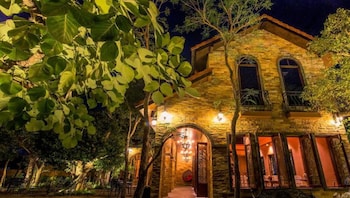 chateau de bear hotel