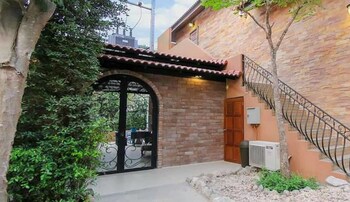 chateau de bear hotel