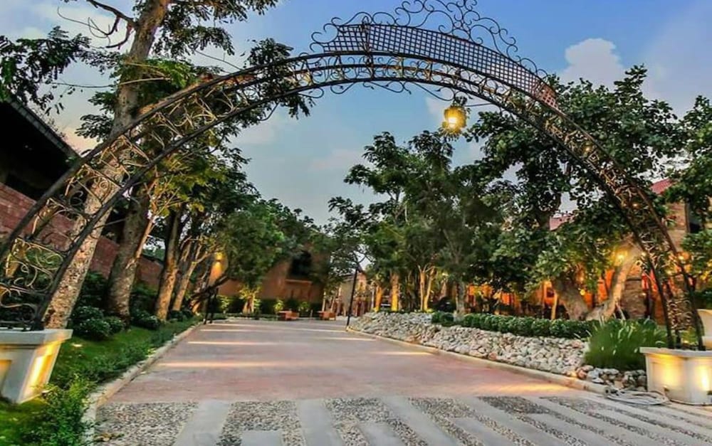 chateau de bear hotel