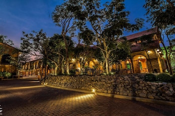 chateau de bear hotel