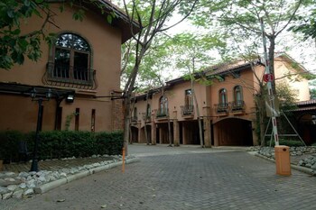 chateau de bear hotel